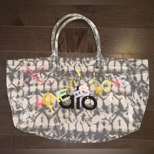 Alo Yoga Tote Bag Love is Love Graffiti 🌈